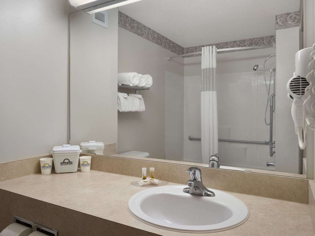 Days Inn By Wyndham Red Deer主图