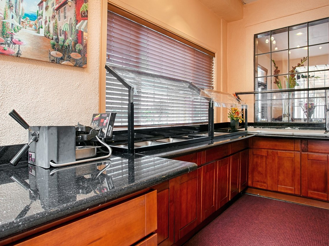 Best Western Plus Brookside Inn主图