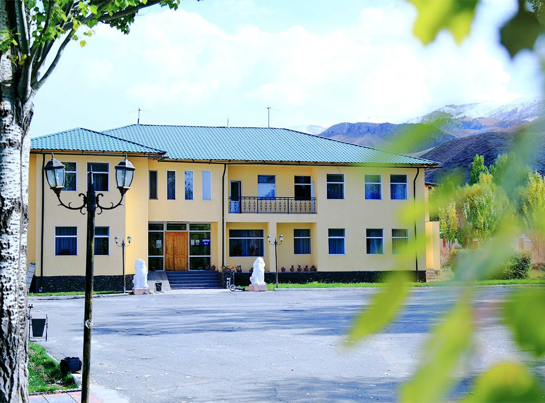 Khan Tengri Hotel主图