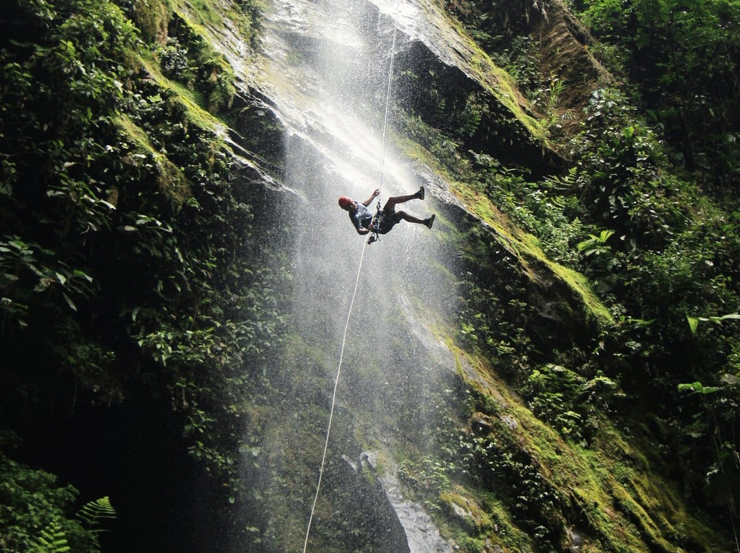 Canyoning Costa Rica Maquique Adventure景点图片
