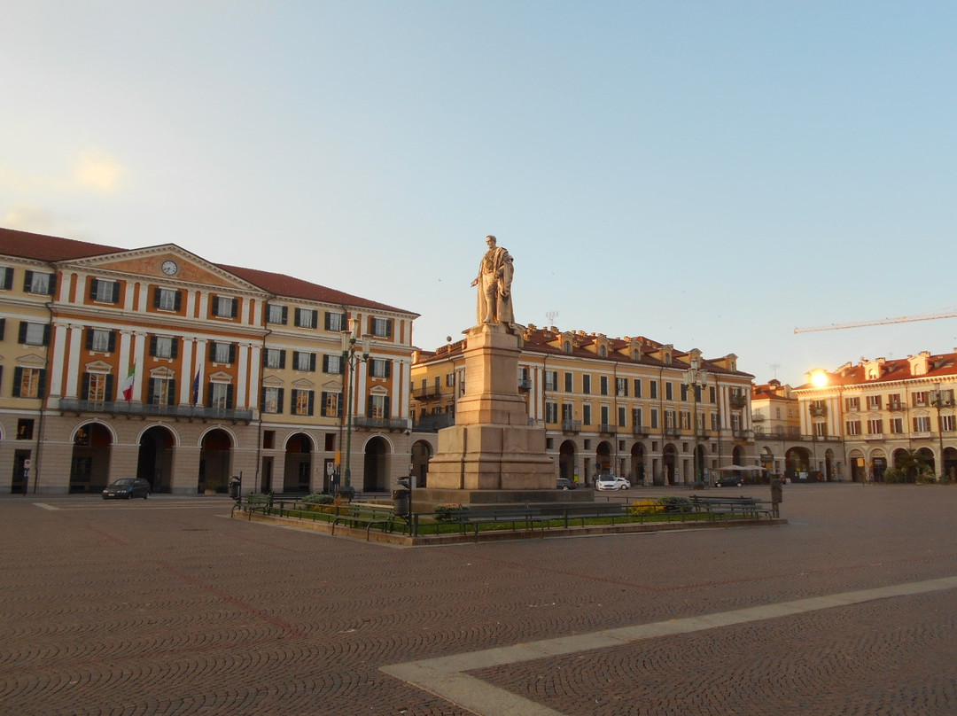 Monumento a Giuseppe Barbaroux景点图片