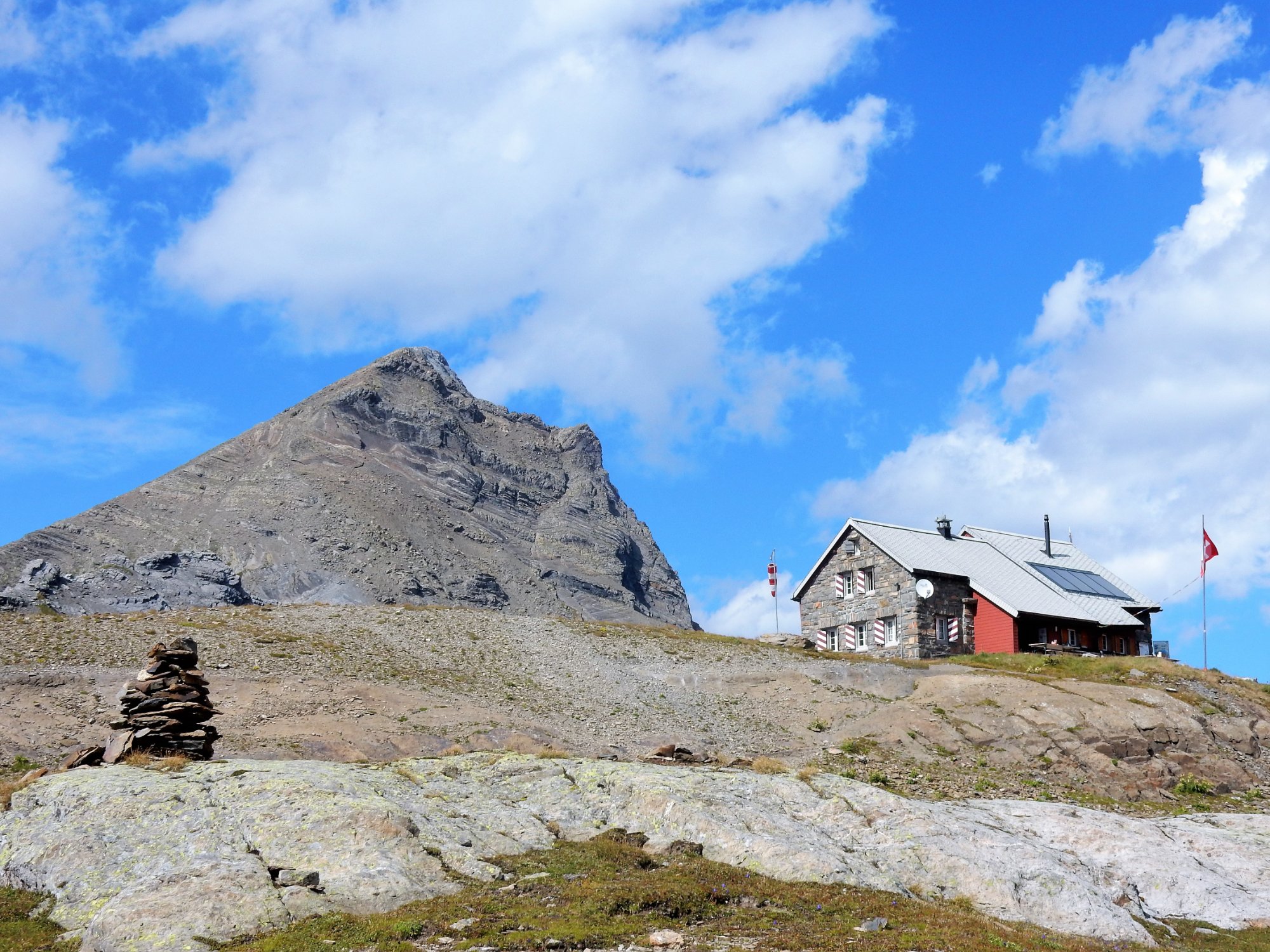 Muttseehütte SAC-官方
