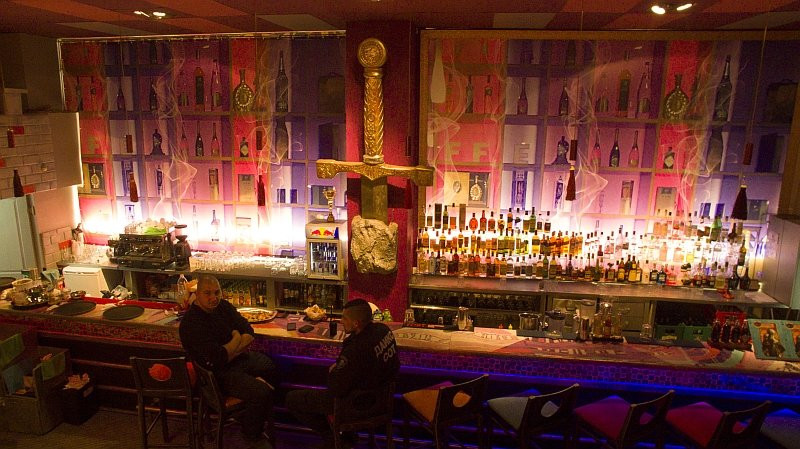 Excalibur Bowling Bar Pub-普罗夫迪夫必去景点