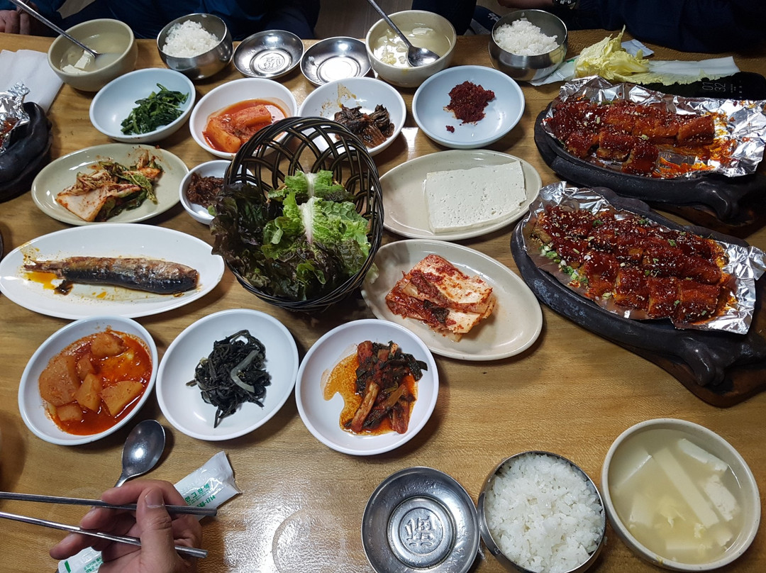 平昌郡餐馆和美食-Hwangtae Hoegwan