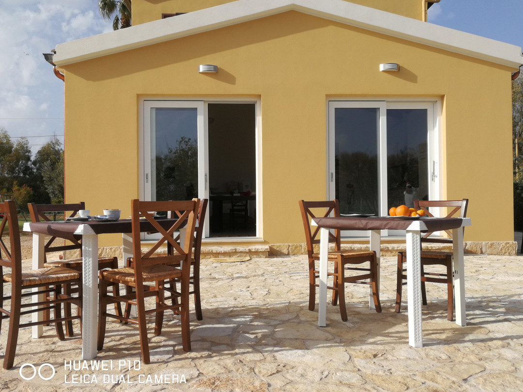 Fertilia酒店住宿-B&B Fiori di Pesco