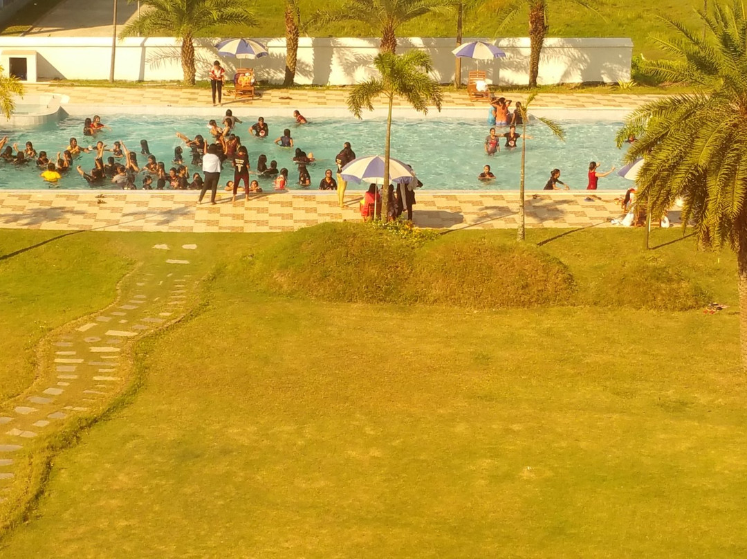 Hotel Girish & Resort主图