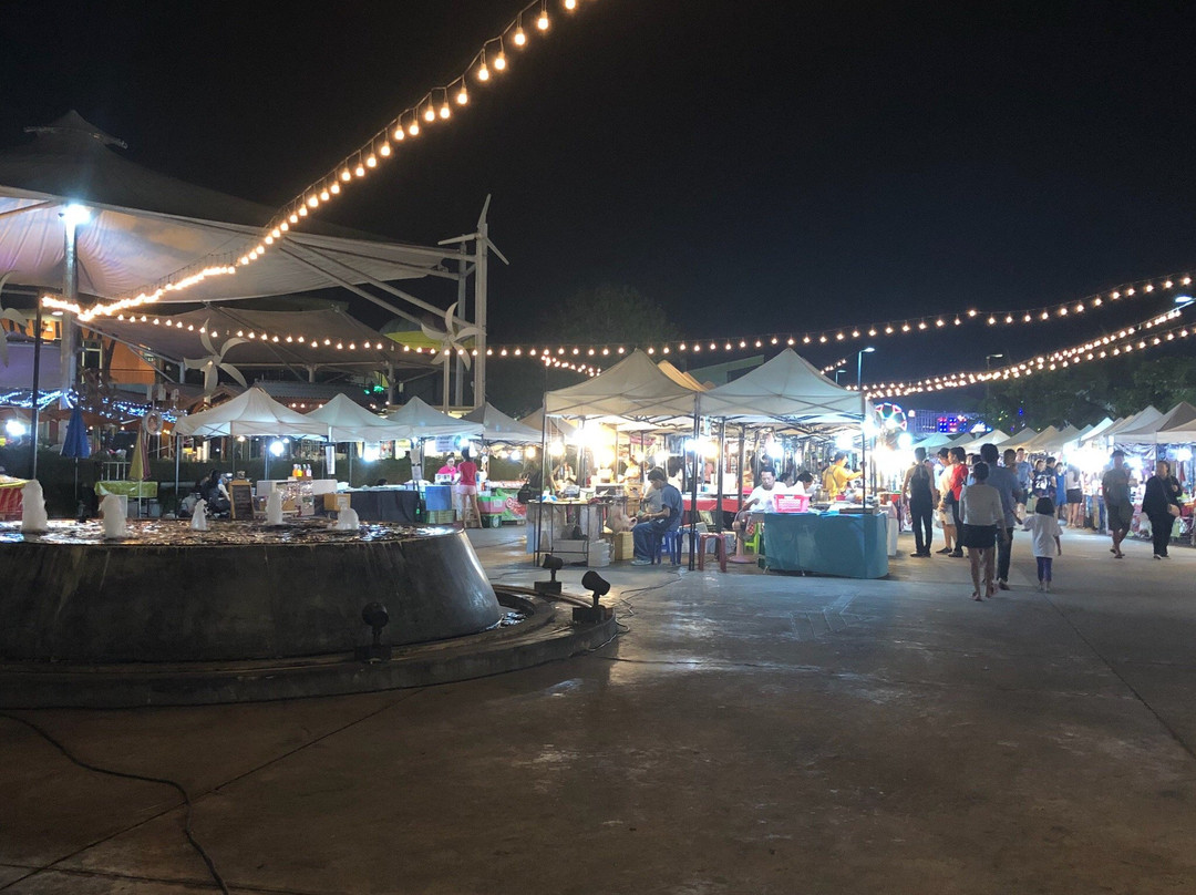 The Ozone Lifestyle Mall-罗勇必去景点