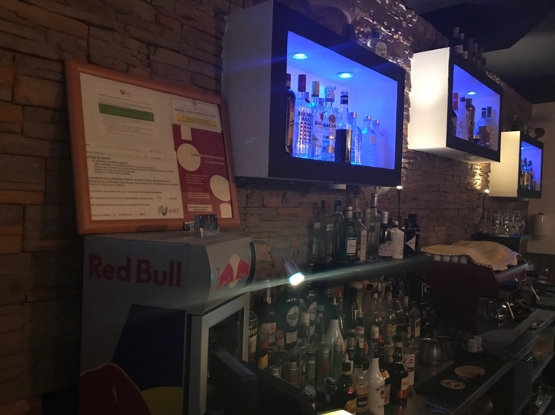 Johnnys Martini Bar & Lounge-Corroios必去景点