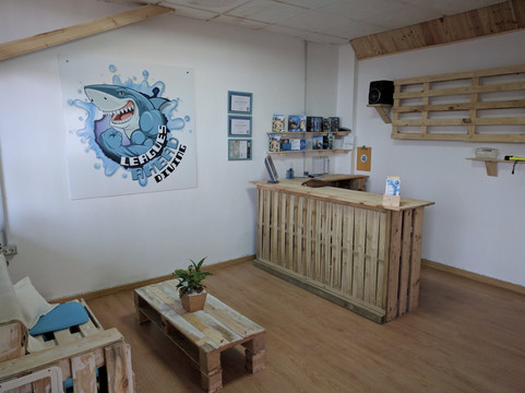 Leagues Ahead Diving-英国人海滩必去景点