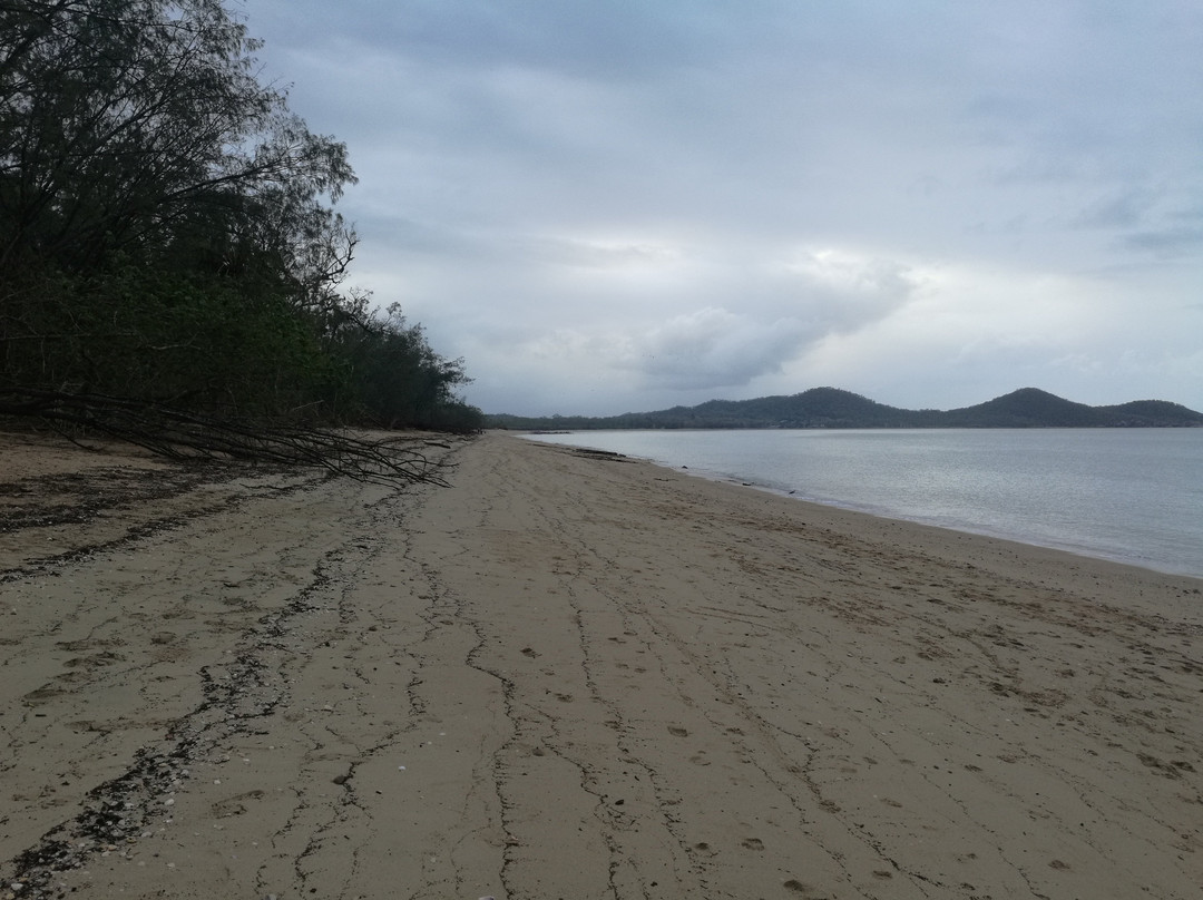 Smalleys Beach景点图片