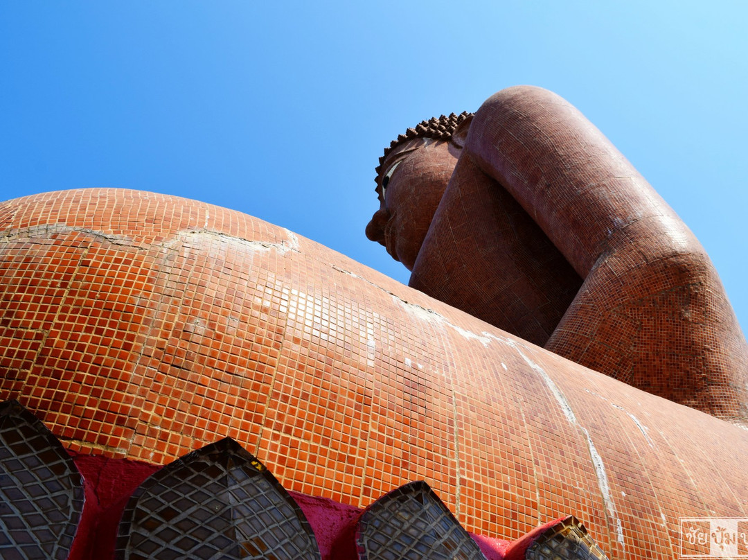 Wat Klang Bang Phra-那空猜是必去景点