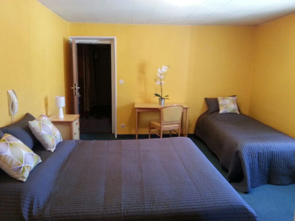 Reillanne酒店住宿-Hostellerie l'Aiguebelle