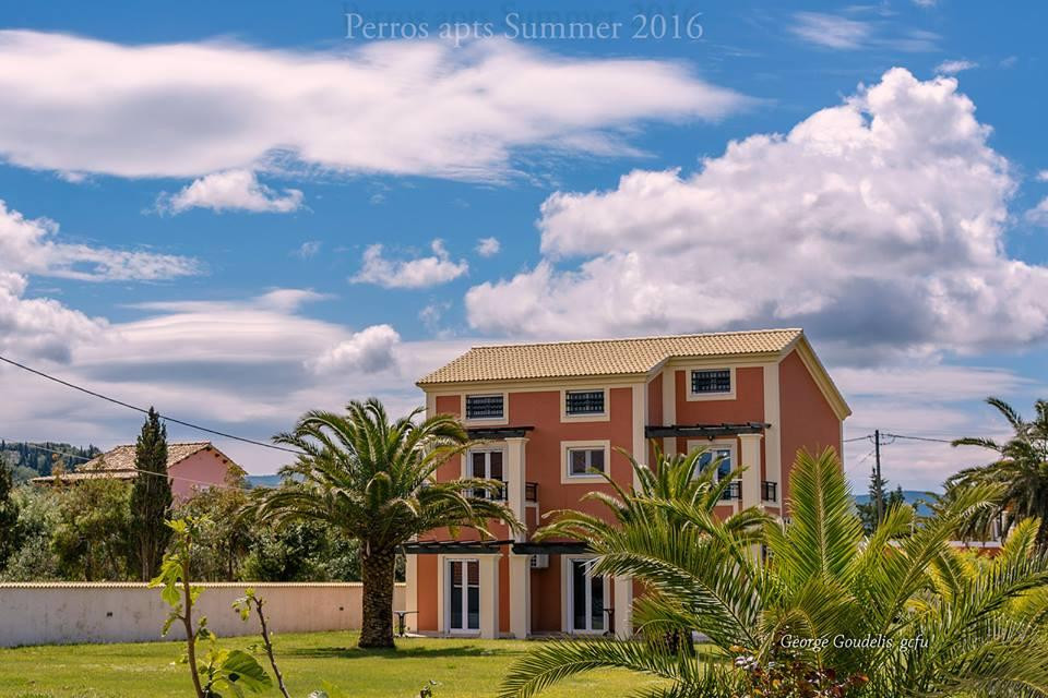 Perros Apartments