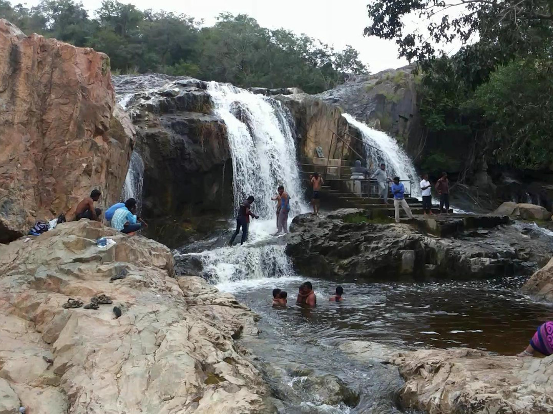 Kaigal Waterfalls景点图片