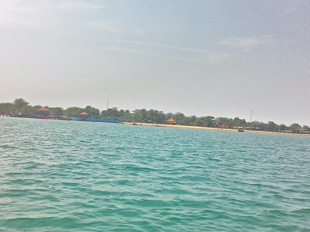 Bandengan Beach景点图片