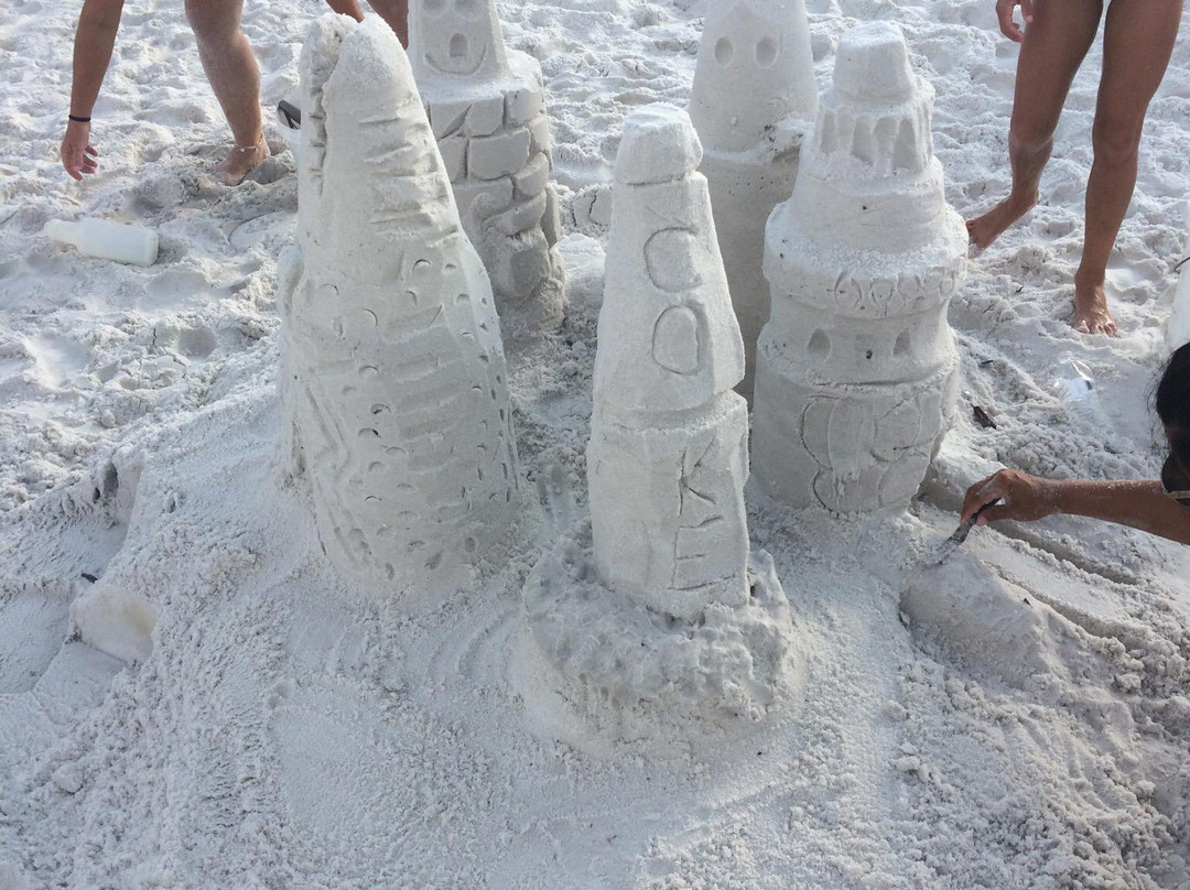 SandCastle Lessons-德斯廷必去景点