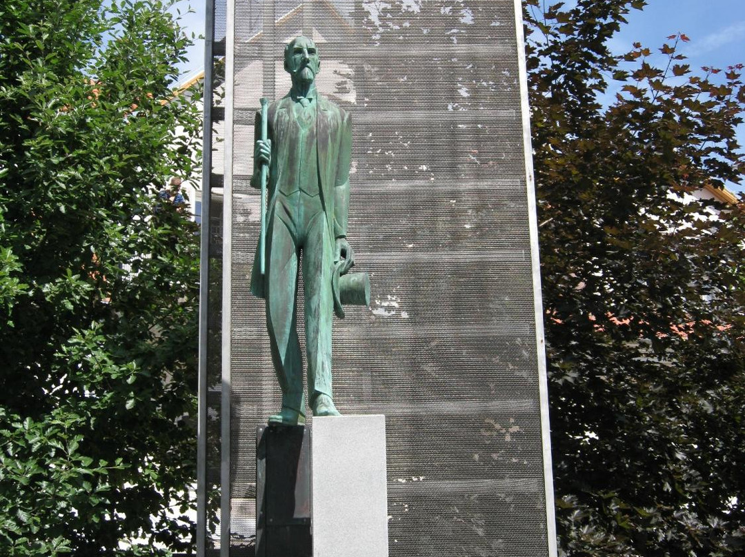 Monument to Jaan Tõnisson-塔尔图必去景点
