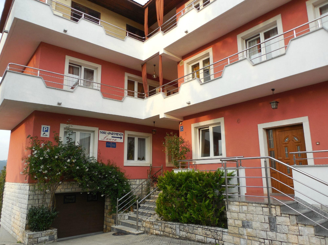 Sobe & Apartmani Laura