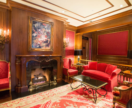 卡梅尔松树旅馆