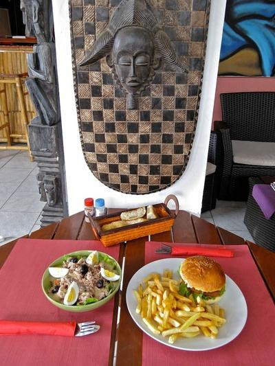 Mtsapere餐馆和美食-Tiki Lounge