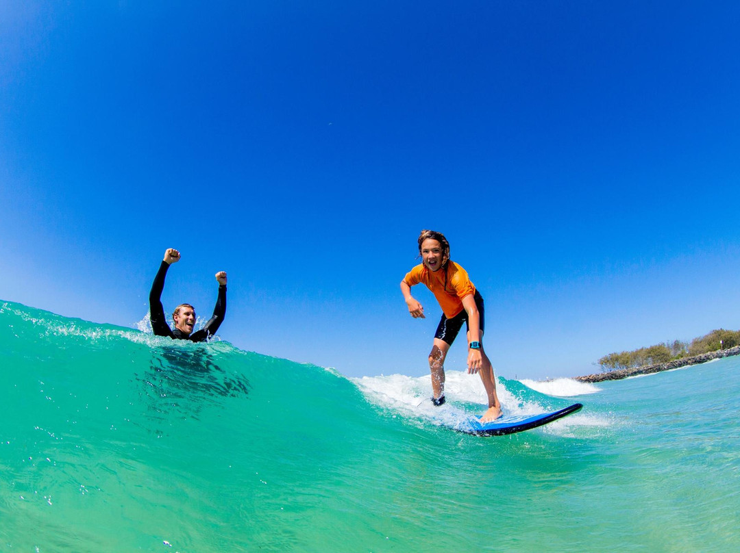 In2Surf Surf School景点图片