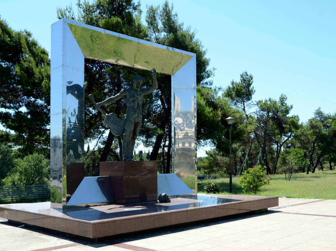 Vladimir Vysotsky Monument-波德戈里察必去景点