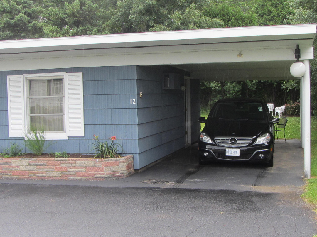 Whispering Winds Motel主图