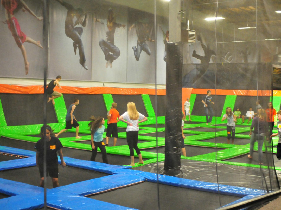 Elevated Sportz Trampoline Park and Event Center-博塞尔必去景点