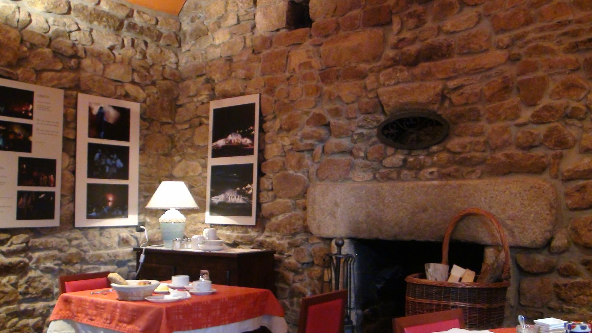 Logis Auberge De Keralloret-餐饮