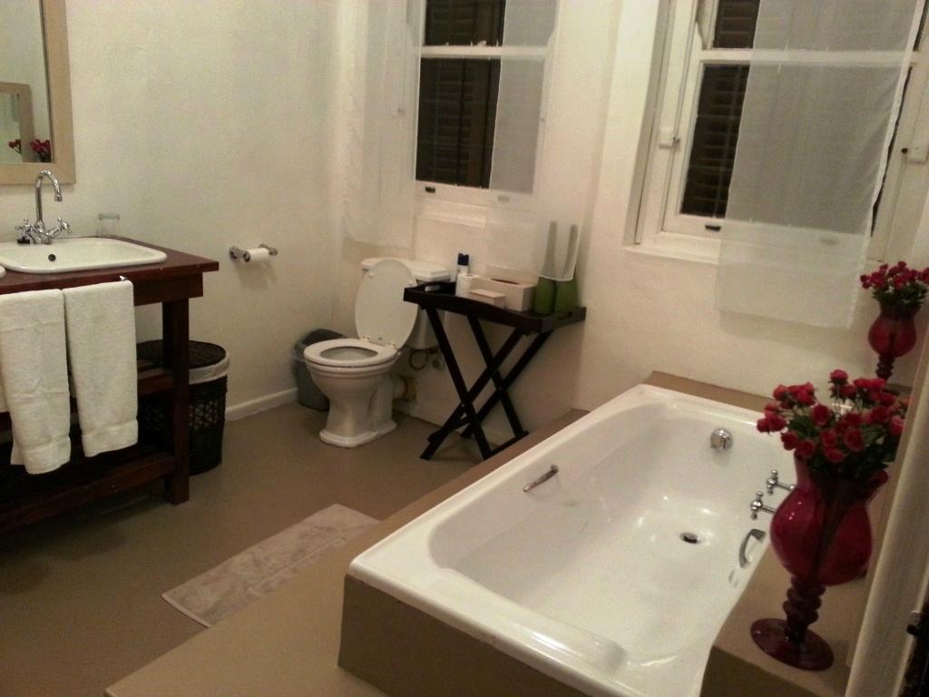 Orchard Country House-浴室