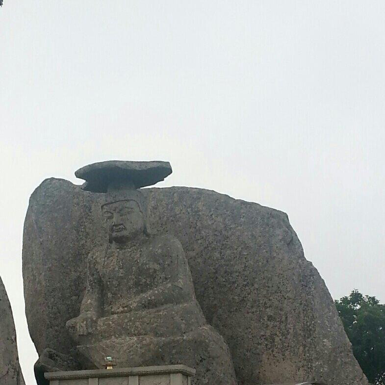 Gatbawi Rock-庆山市必去景点