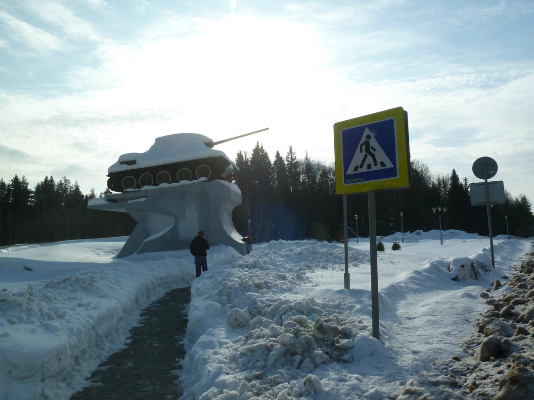 Monument to Mikhail Koshkin, Inventor of T-34景点图片