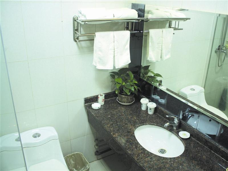 格林豪泰伊宁市阿合买提江路快捷酒店主图