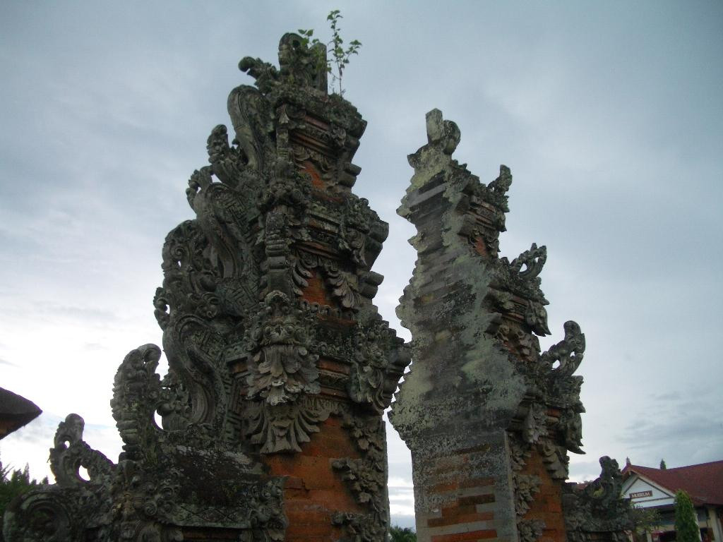 西马兰普拉宫殿-Semarapura必去景点