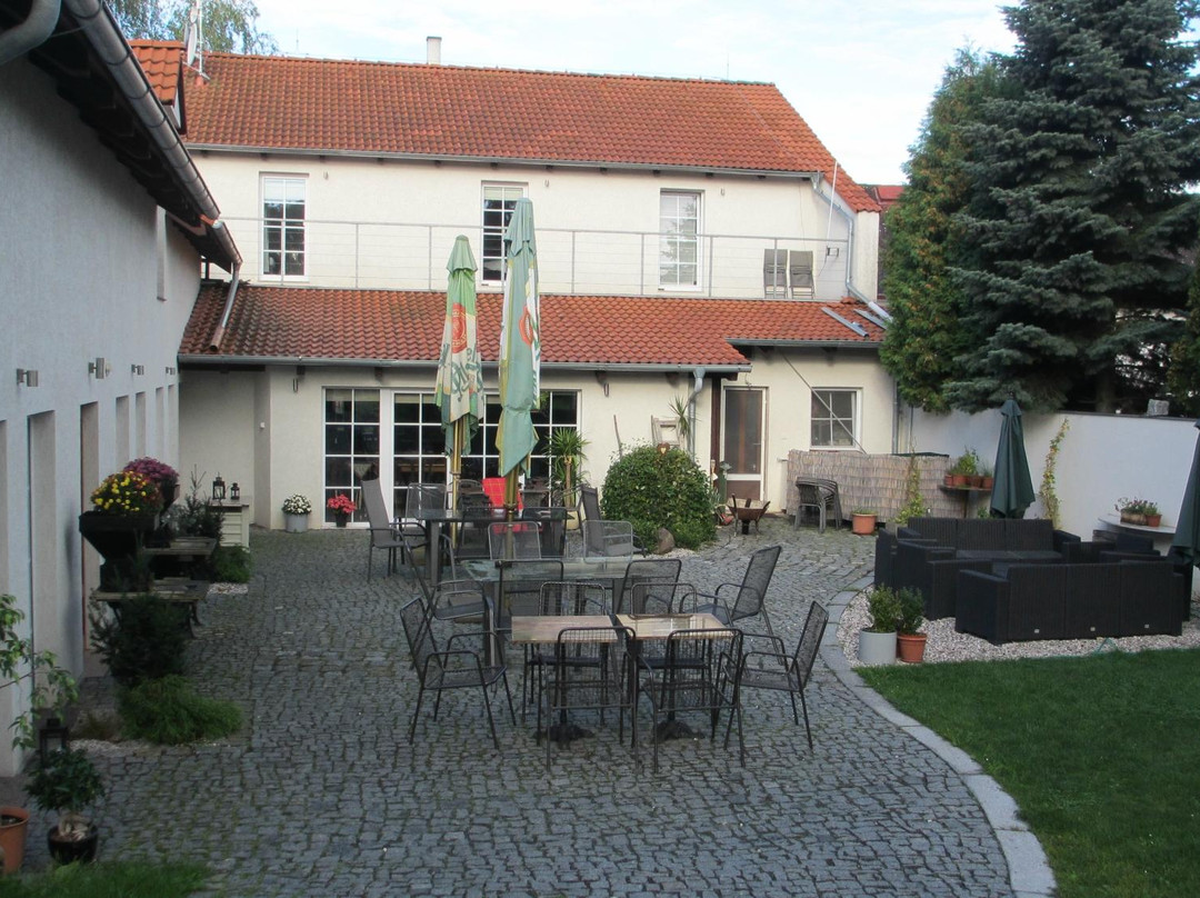 Uvaly酒店住宿-阿尔特养老金酒店