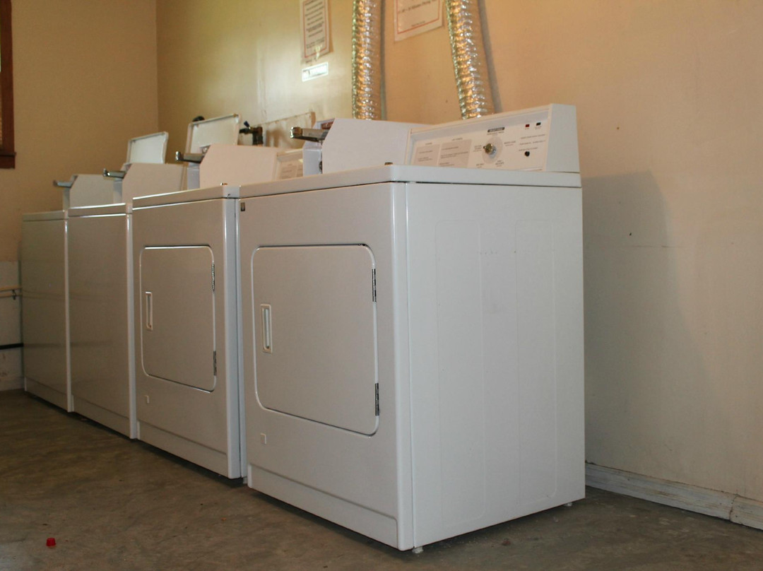 Cinderella Motel主图