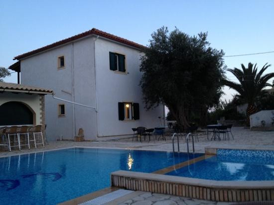 Olympia Paxos Apartment主图