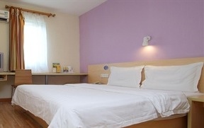 7天北京清河永泰庄地铁站店-客卧