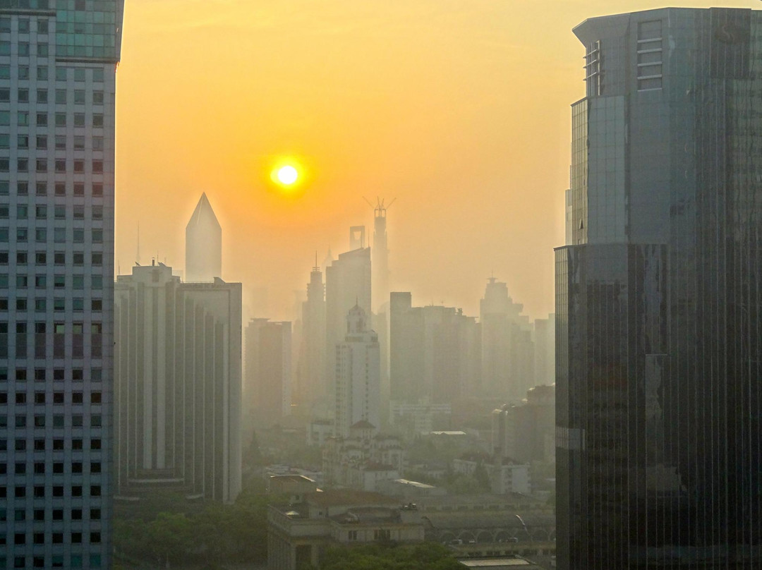 上海宏安瑞士大酒店主图