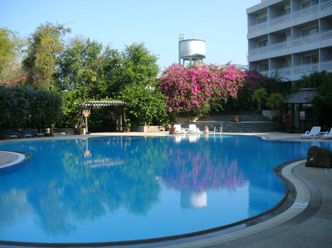 潘戴维河畔度假酒店主图