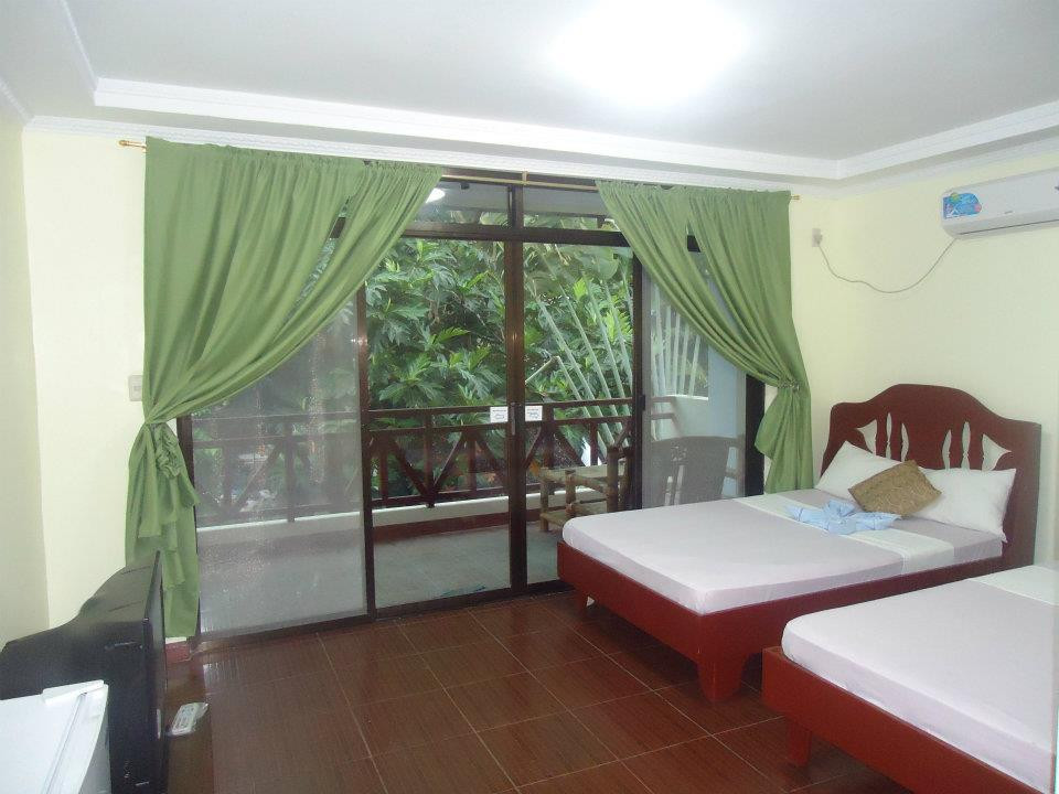 St. Vincent Cottages Resort Dee and Timmy Side