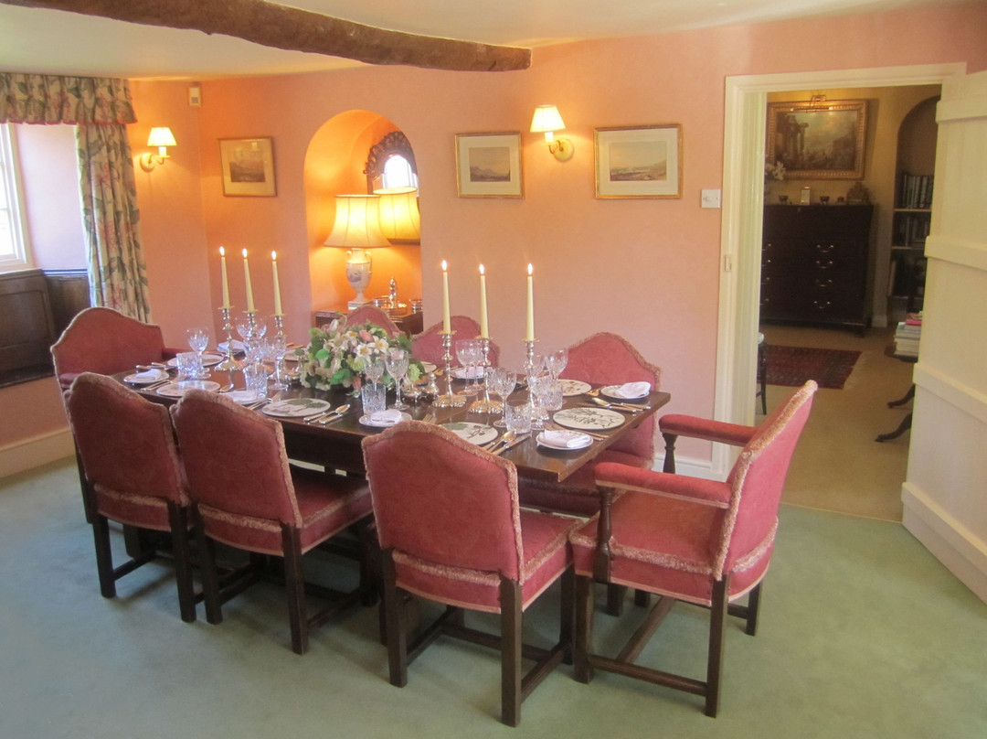 Colledges House主图