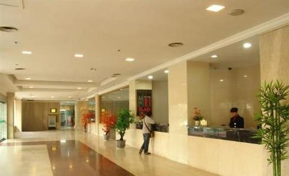 多瑙河大酒店主图