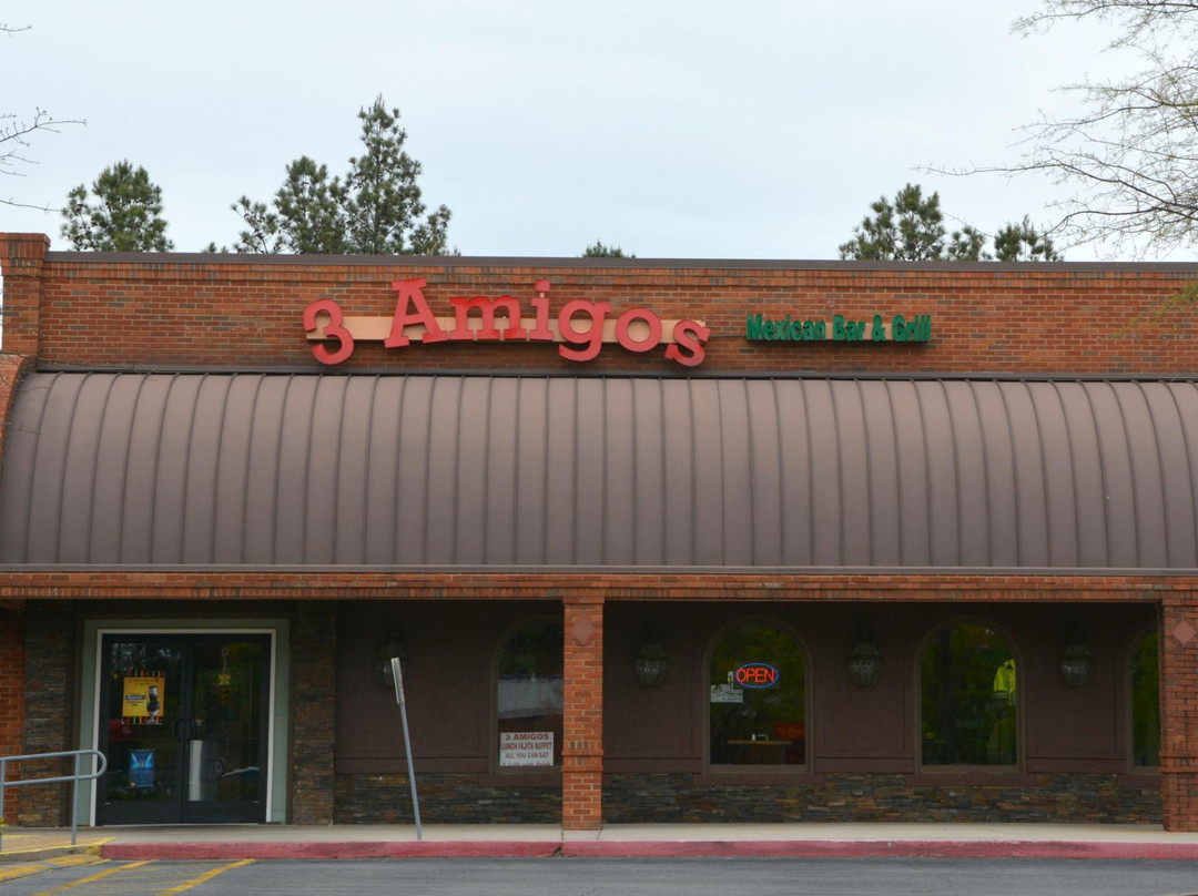 3 Amigos Mexican Bar & Grill