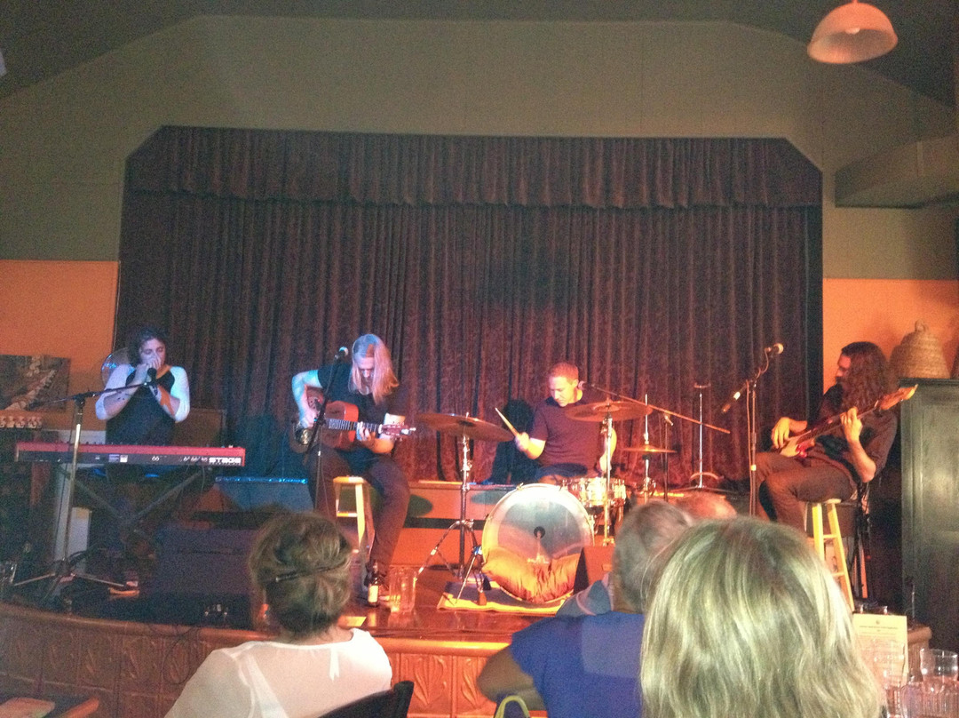 Arcola餐馆和美食-The Happy Nun Cafe