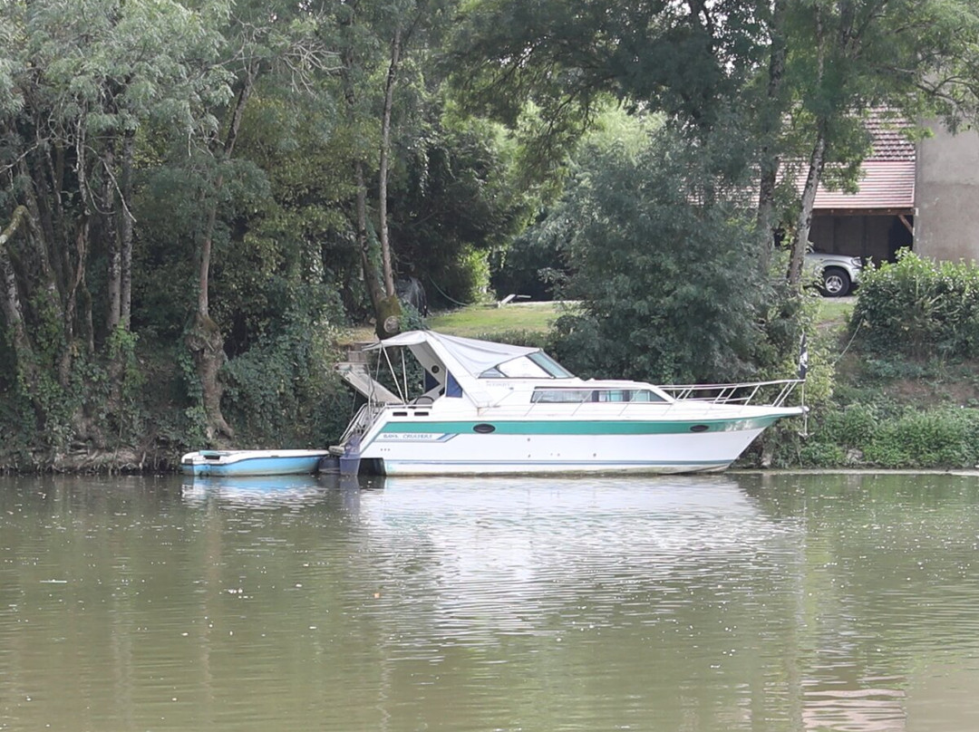 Le Port De Plaisance De Branges景点图片