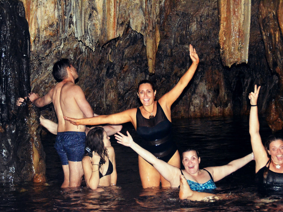 Tonga Travel Troupe-努库阿洛法必去景点