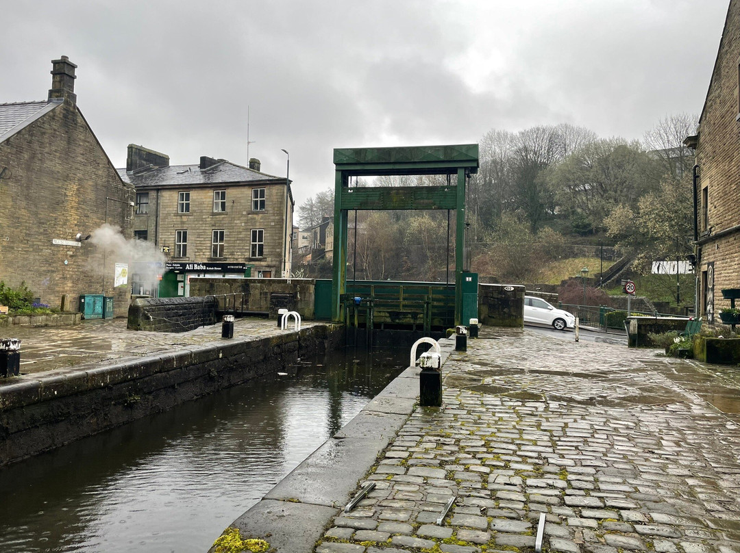 Rochdale Canal Loch 19 - Todmorden Loch景点图片