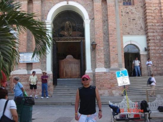 Parroquia de Nuestra Señora de Guadalupe-瓦拉塔港必去景点