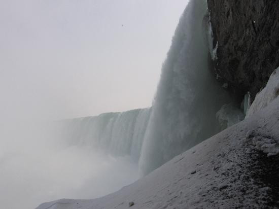 Journey Behind the Falls-尼亚加拉大瀑布必去景点